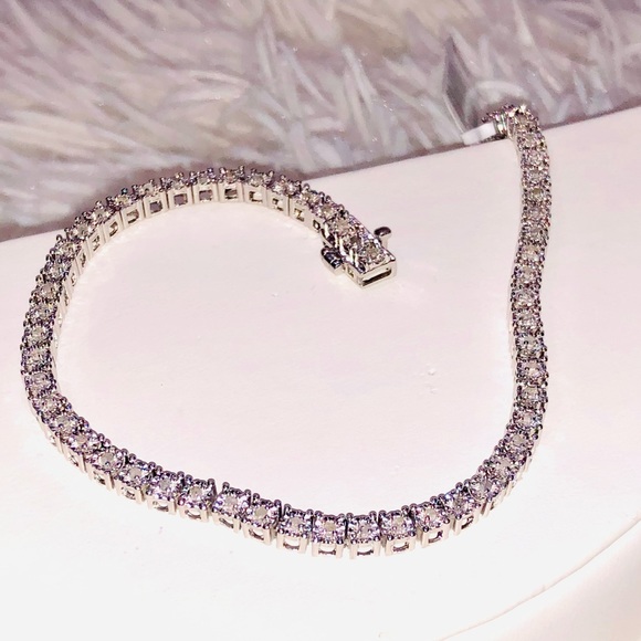 Real diamond tennis bracelet 1/2 ct Si Diamond Free appraisal, posh authenticate - Picture 5 of 8
